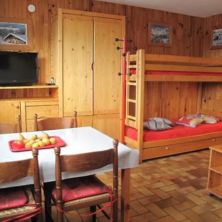 Apartment Appt Ski-in/ski-out Avec Lit Gigogne Et Casier A Skis - Fr-1-351-57 La Plagne